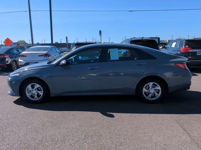 2022 Hyundai ELANTRA Vehicle Photo in Merrillville, IN 46410