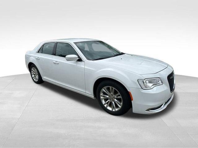 2020 Chrysler 300 Vehicle Photo in MEDINA, OH 44256-9631