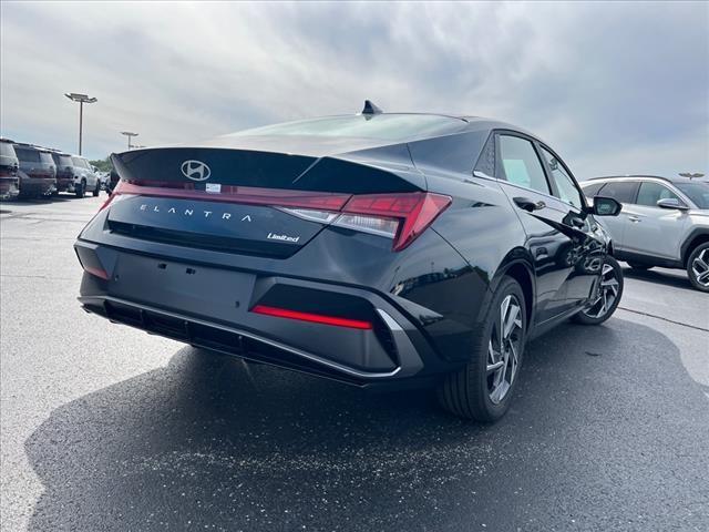 2024 Hyundai ELANTRA Vehicle Photo in O'Fallon, IL 62269