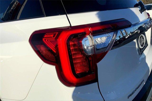 2023 GMC Acadia Vehicle Photo in TOPEKA, KS 66609-0000