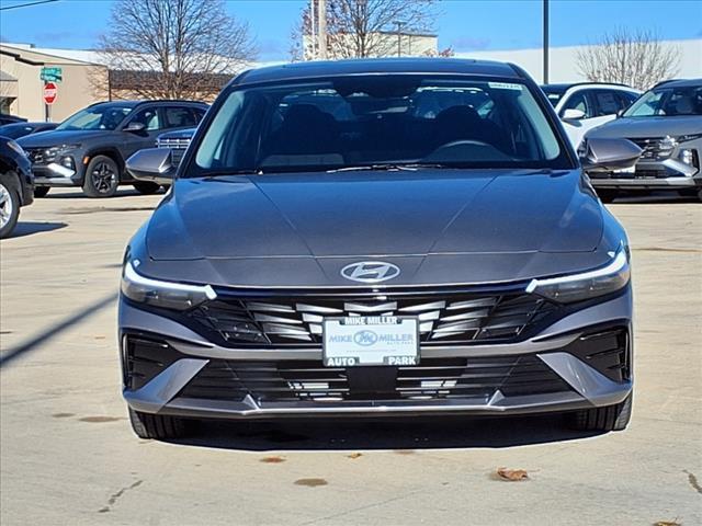 2025 Hyundai ELANTRA Vehicle Photo in Peoria, IL 61615