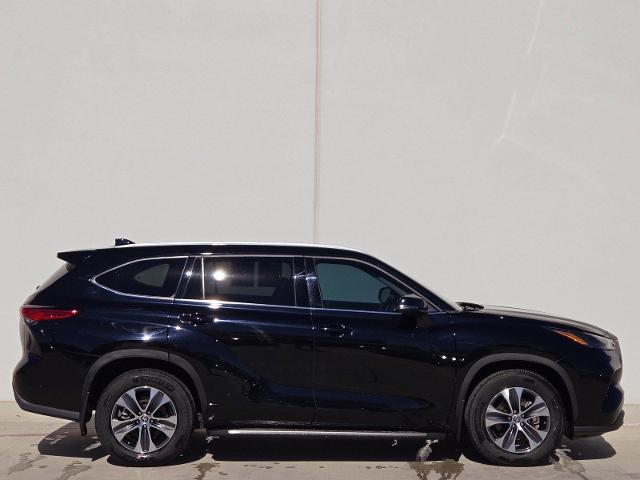 2022 Toyota Highlander Vehicle Photo in WEATHERFORD, TX 76087