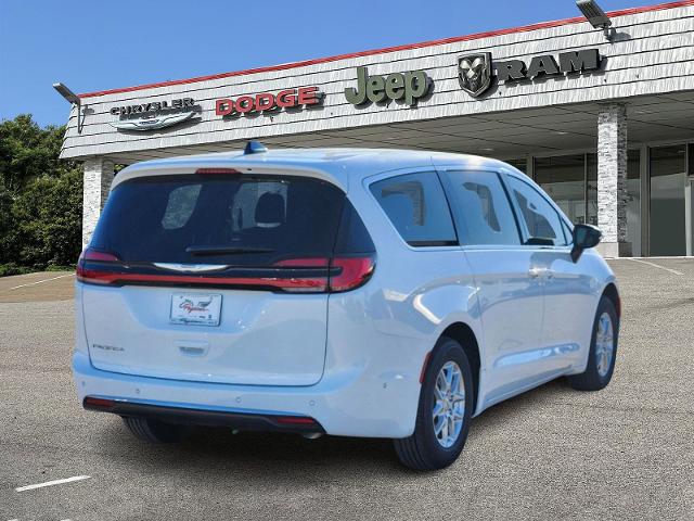 2025 Chrysler Pacifica Vehicle Photo in Ennis, TX 75119-5114