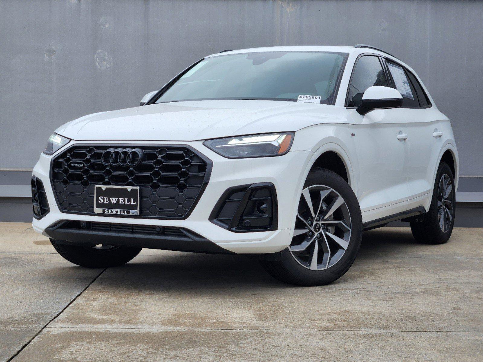 2024 Audi Q5 Vehicle Photo in SUGAR LAND, TX 77478