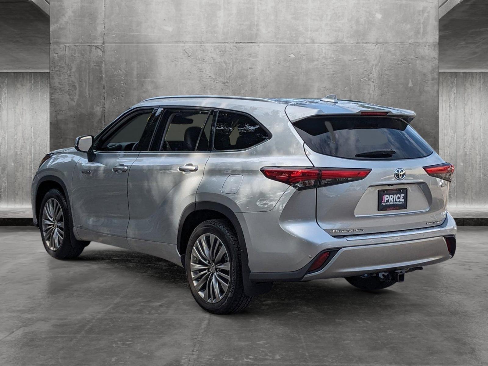 2020 Toyota Highlander Vehicle Photo in Tampa, FL 33614