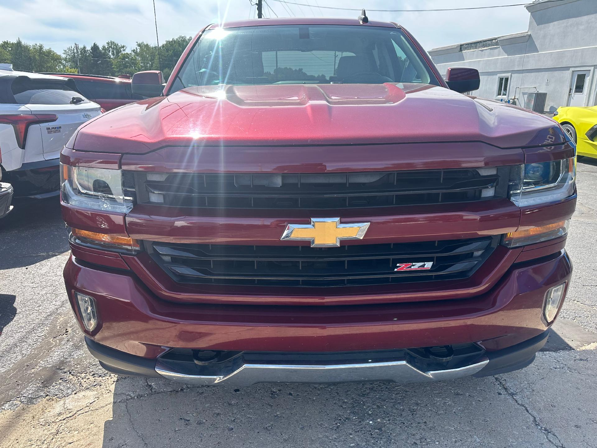 Used 2017 Chevrolet Silverado 1500 LT with VIN 3GCUKRECXHG114324 for sale in Clare, MI