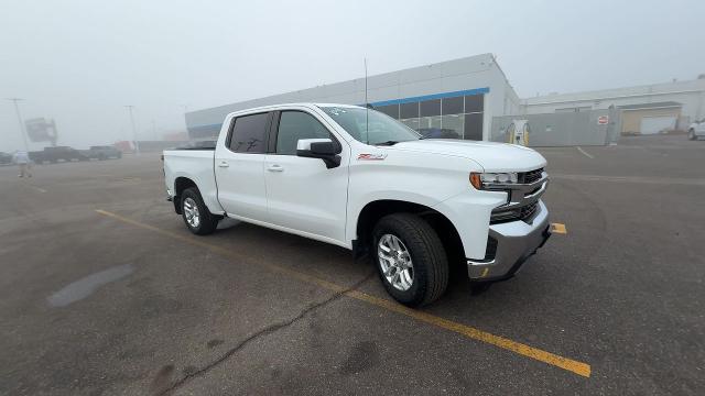 Used 2020 Chevrolet Silverado 1500 LT with VIN 3GCUYDED5LG176555 for sale in Saint Cloud, Minnesota