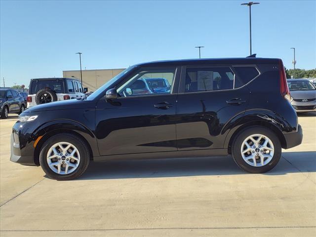 Used 2022 Kia Soul LX with VIN KNDJ23AU3N7160681 for sale in Peoria, IL