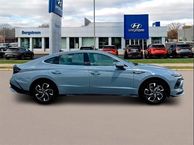 2024 Hyundai SONATA Vehicle Photo in Green Bay, WI 54304