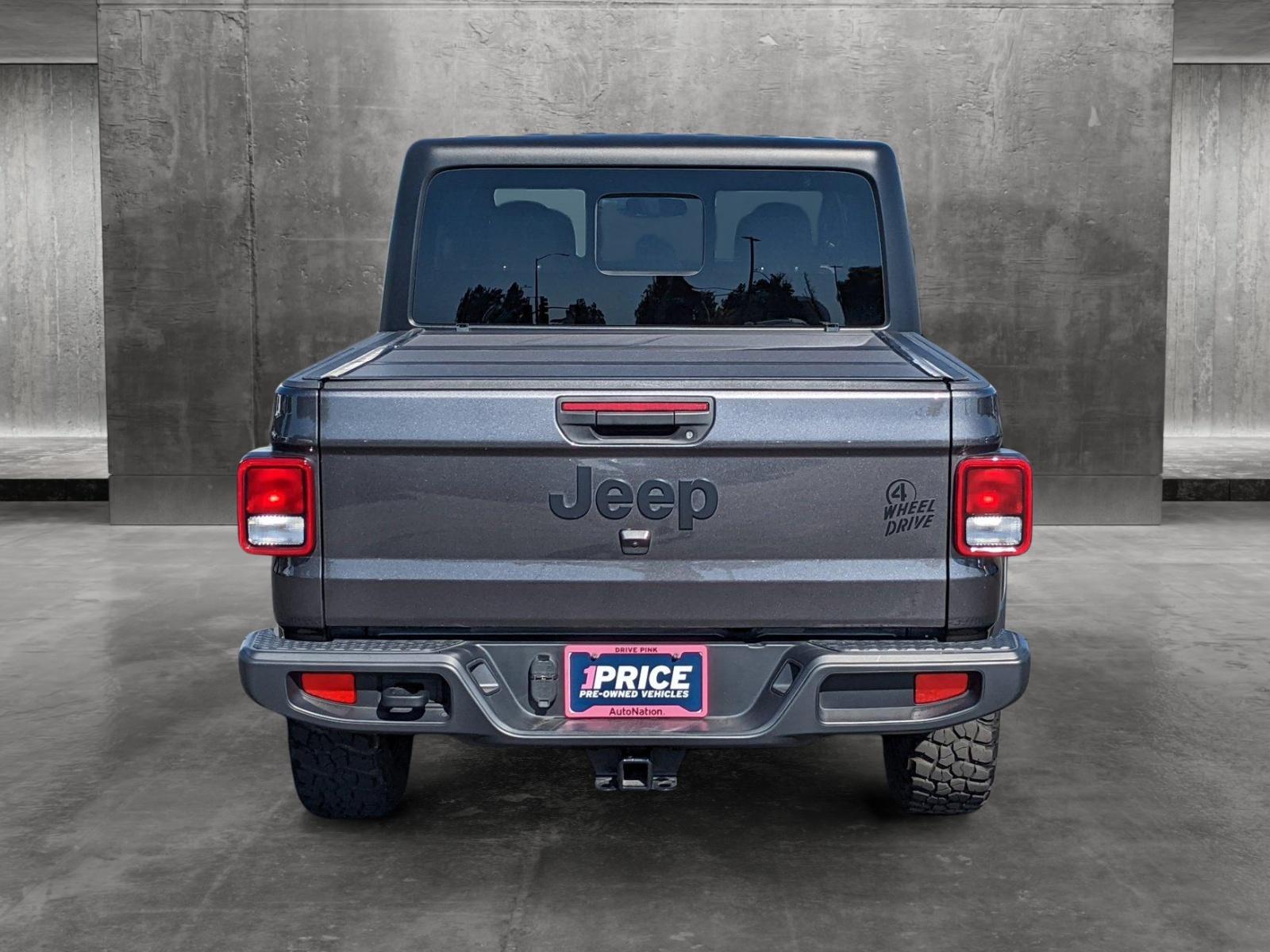 2022 Jeep Gladiator Vehicle Photo in VALENCIA, CA 91355-1705