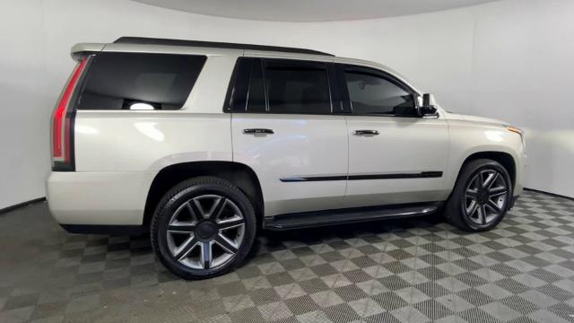 2015 Cadillac Escalade Vehicle Photo in ALLIANCE, OH 44601-4622