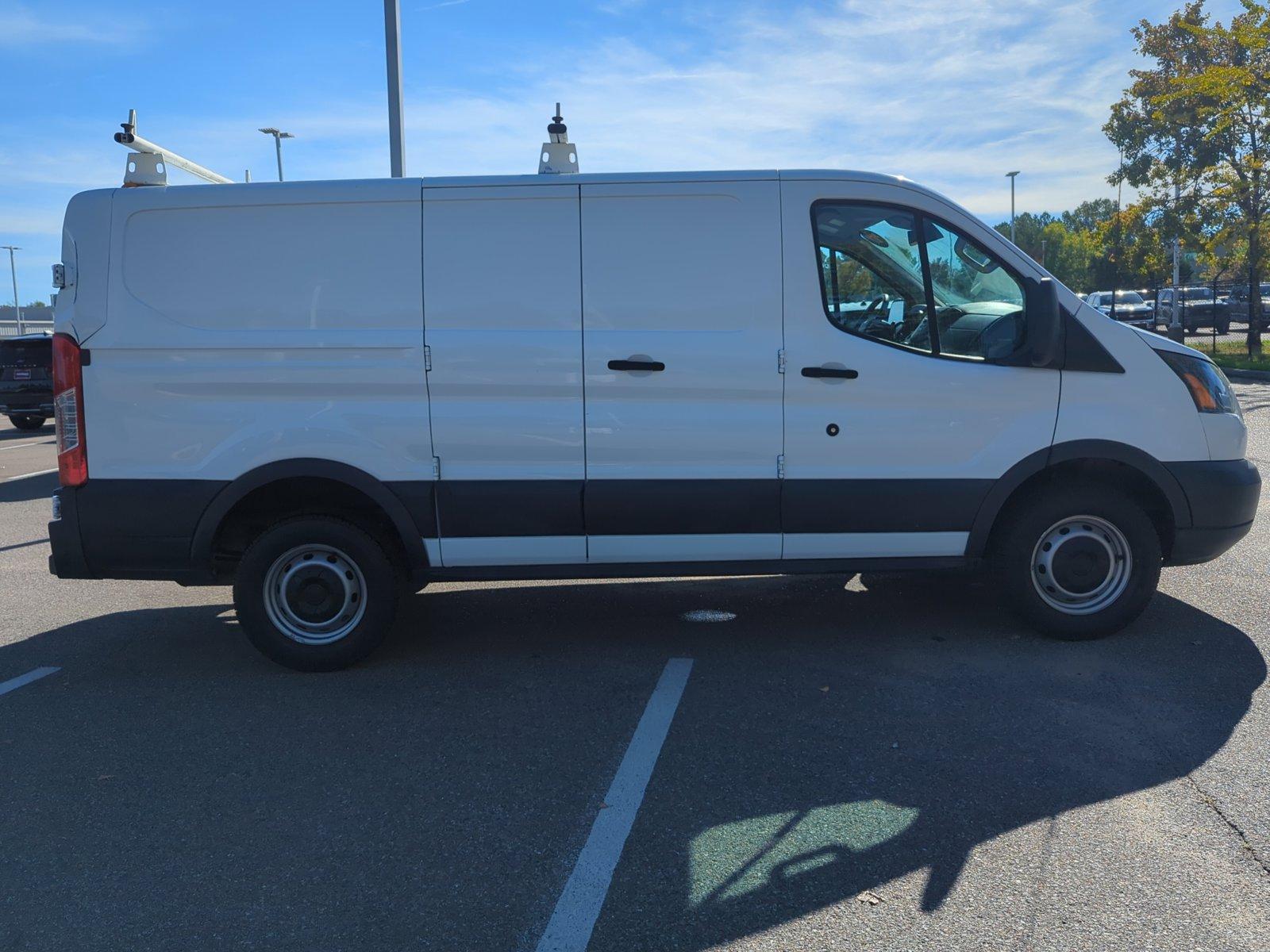 2017 Ford Transit Van Vehicle Photo in Memphis, TN 38133