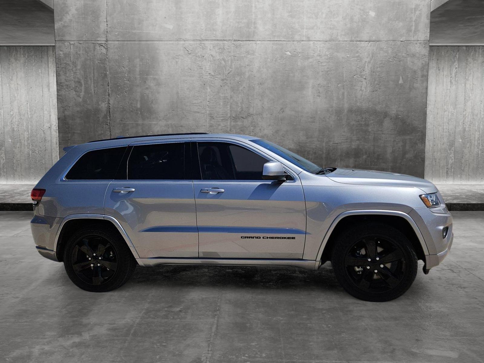 2015 Jeep Grand Cherokee Vehicle Photo in NORTH RICHLAND HILLS, TX 76180-7199