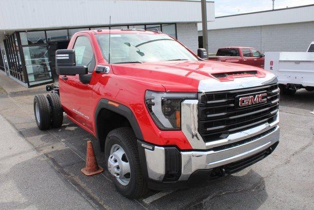 2024 GMC Sierra 3500 HD Chassis Cab Vehicle Photo in SAINT CLAIRSVILLE, OH 43950-8512