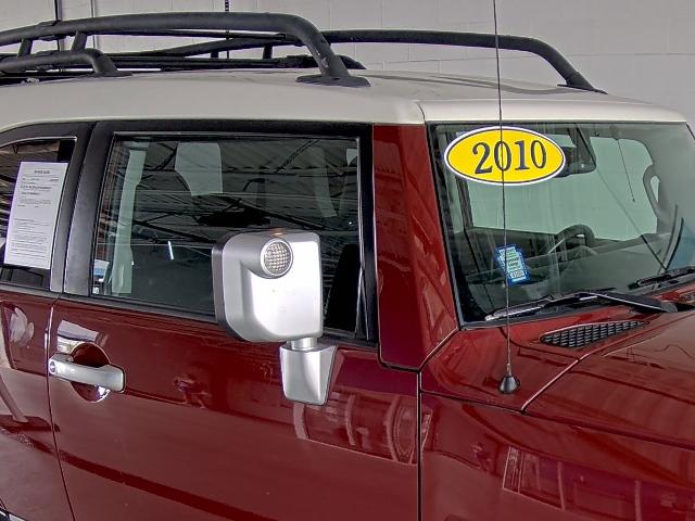 2010 Toyota FJ Cruiser Vehicle Photo in WENTZVILLE, MO 63385-1017