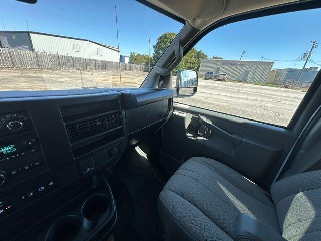 2023 Chevrolet Express Passenger Vehicle Photo in TUPELO, MS 38801-6508