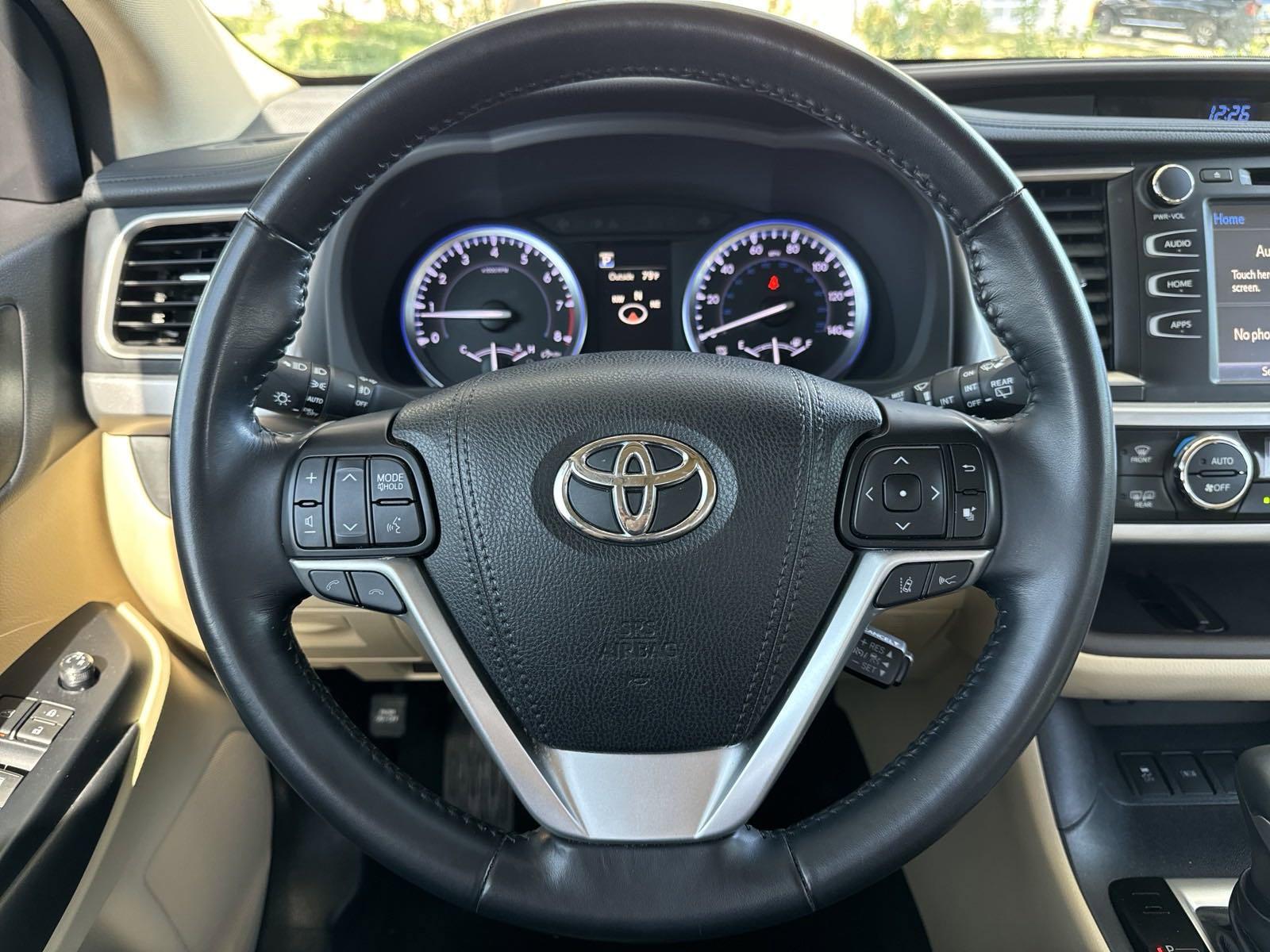 2018 Toyota Highlander Vehicle Photo in DALLAS, TX 75209-3016