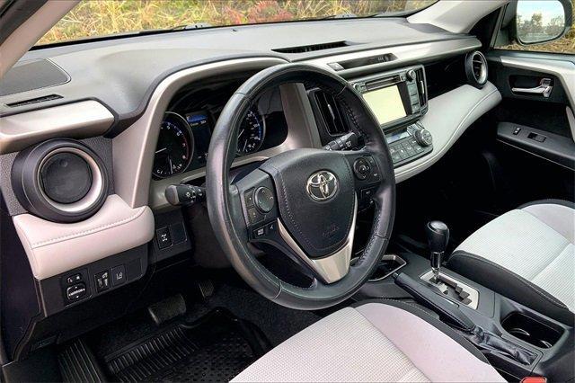 2018 Toyota RAV4 Vehicle Photo in KANSAS CITY, MO 64114-4502