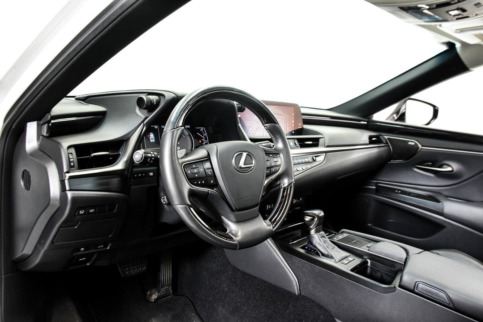 2020 Lexus ES 300h Vehicle Photo in DALLAS, TX 75235