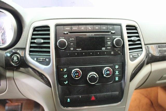 2011 Jeep Grand Cherokee Vehicle Photo in GRAND LEDGE, MI 48837-9199