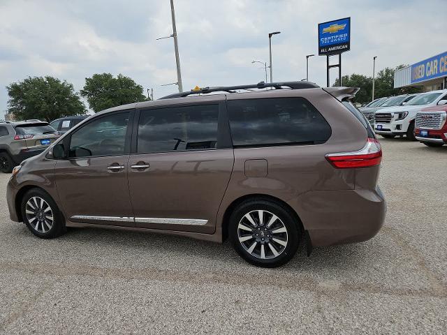 2019 Toyota Sienna Vehicle Photo in SAN ANGELO, TX 76903-5798