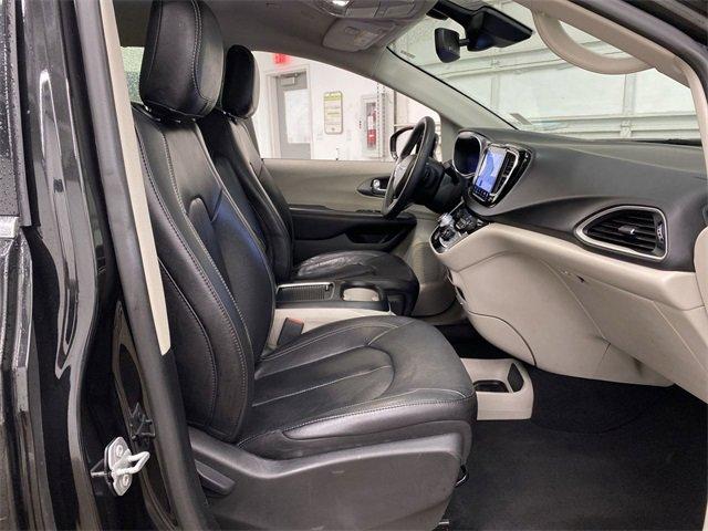 2022 Chrysler Pacifica Vehicle Photo in PORTLAND, OR 97225-3518