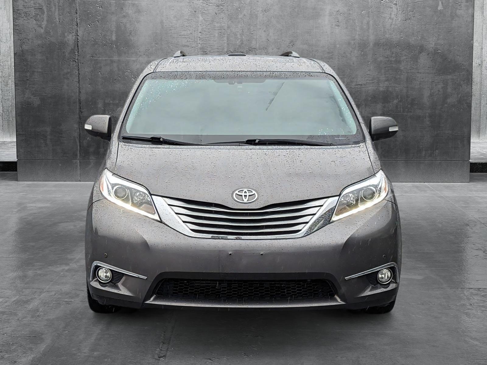 2017 Toyota Sienna Vehicle Photo in Spokane Valley, WA 99212