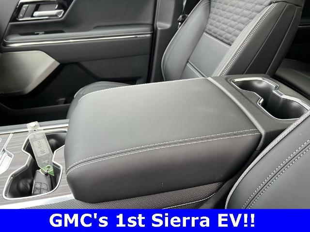 2025 GMC Sierra EV Vehicle Photo in CHICOPEE, MA 01020-5001