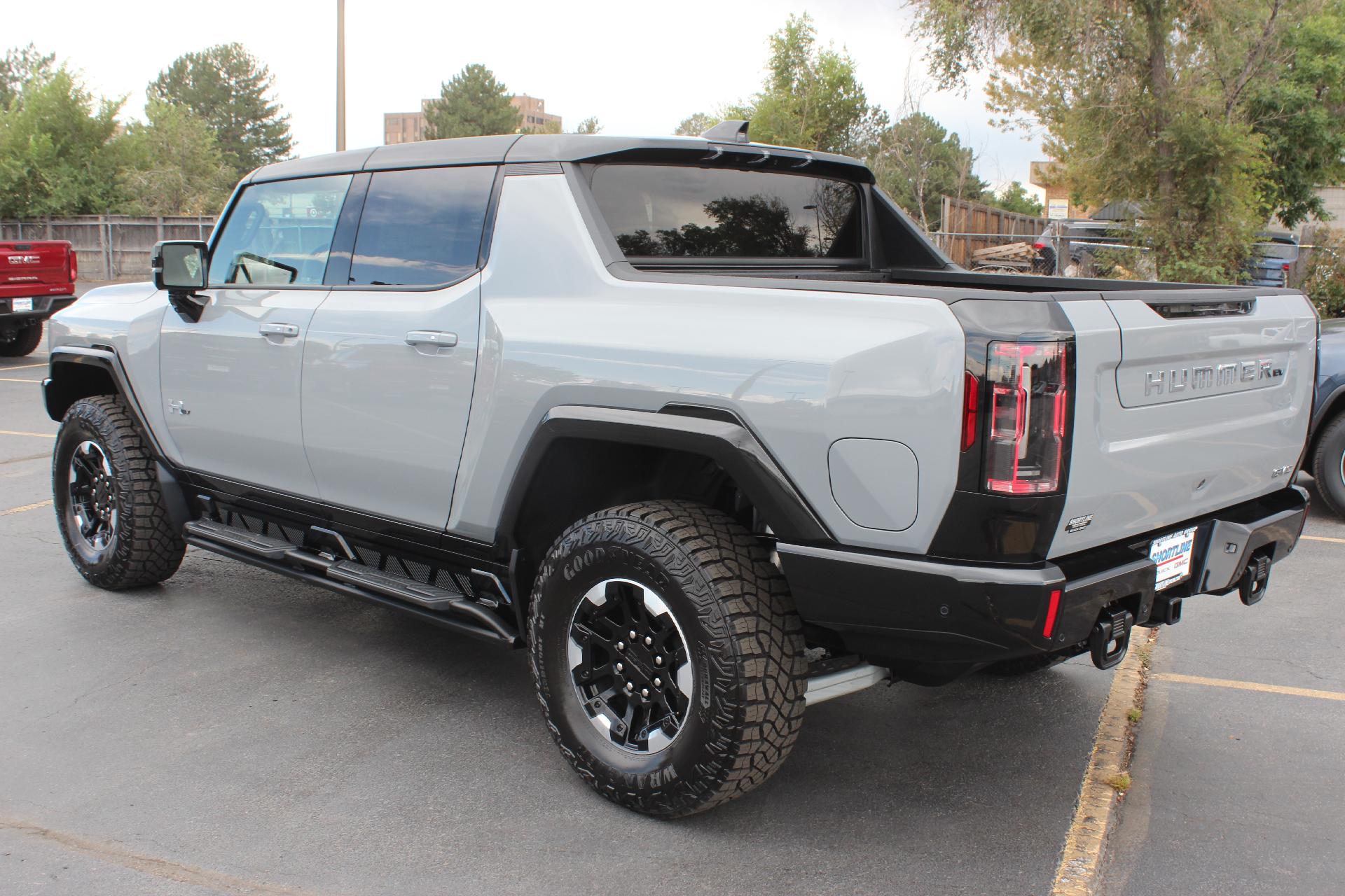 2025 GMC HUMMER EV Pickup Vehicle Photo in AURORA, CO 80012-4011