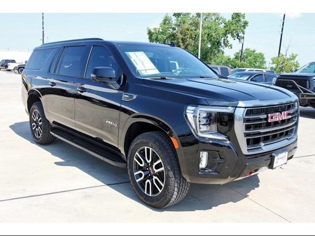 2024 GMC Yukon XL Vehicle Photo in ROSENBERG, TX 77471-5675