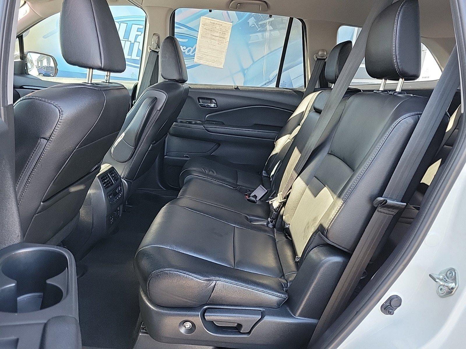 2019 Honda Pilot Vehicle Photo in Saint Charles, IL 60174