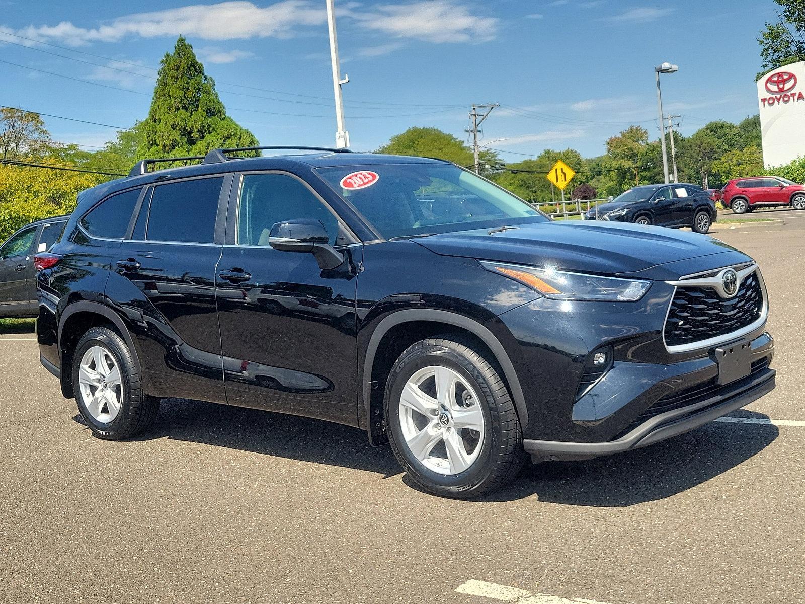 2023 Toyota Highlander Vehicle Photo in Trevose, PA 19053