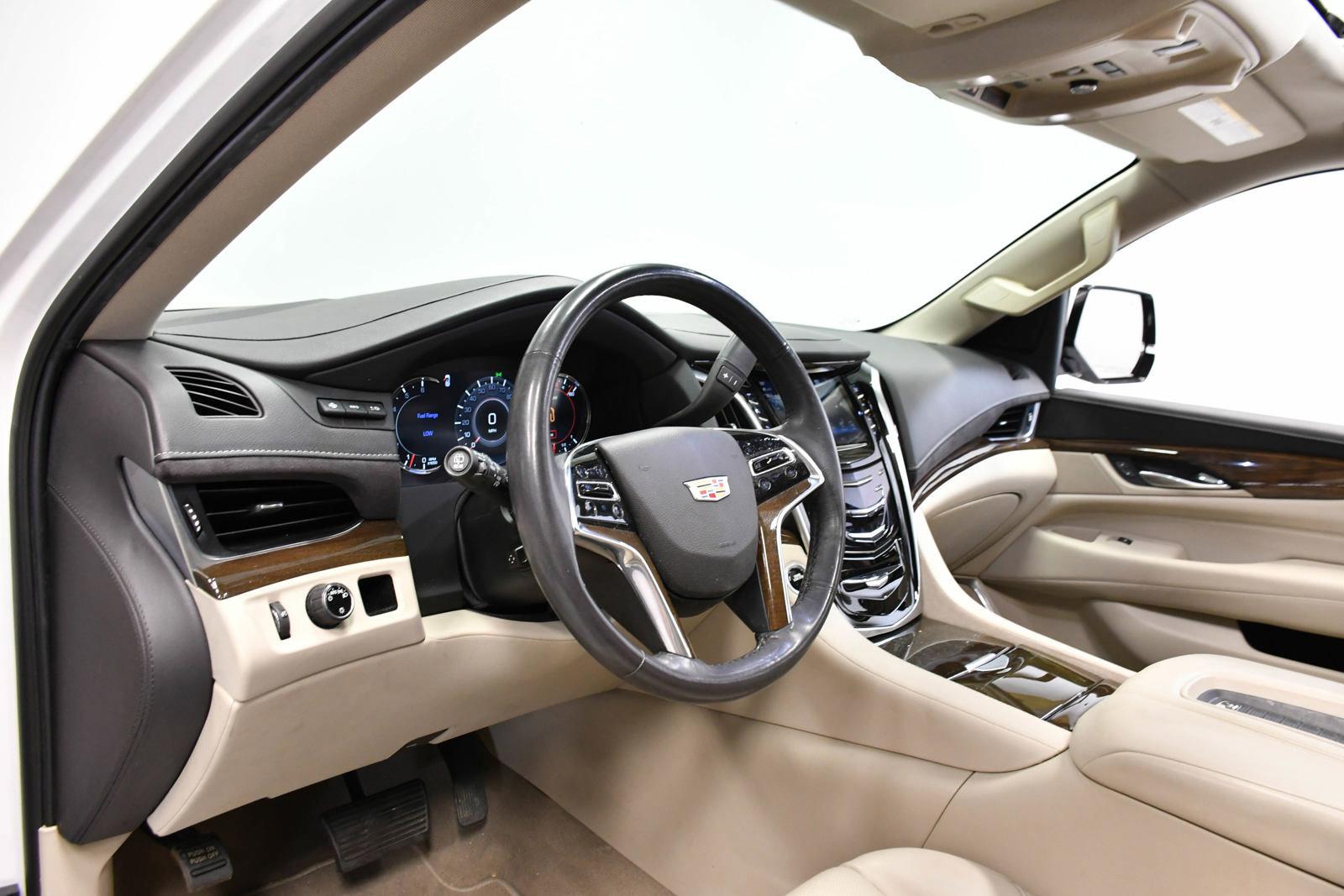 2020 Cadillac Escalade Vehicle Photo in DALLAS, TX 75235