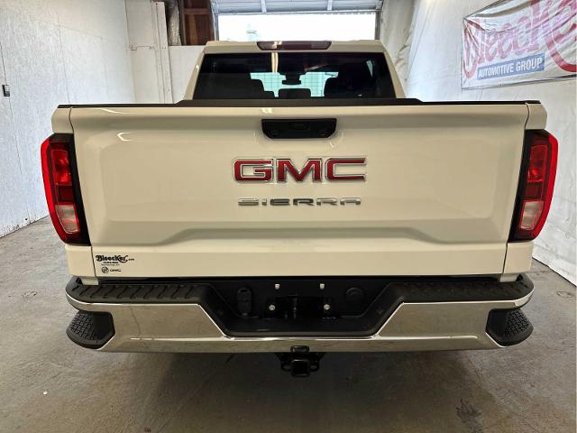 2025 GMC Sierra 1500 Vehicle Photo in RED SPRINGS, NC 28377-1640