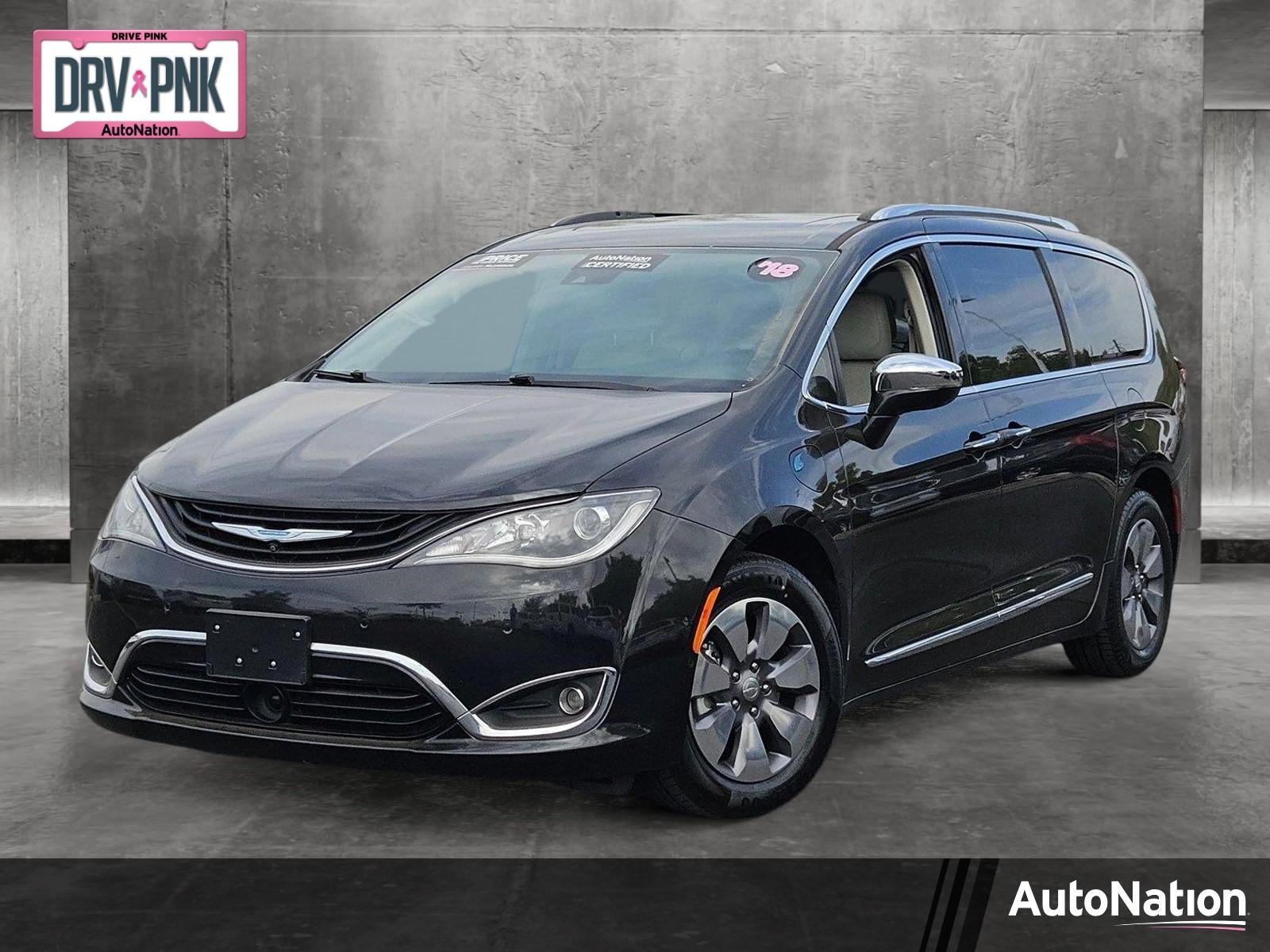 2018 Chrysler Pacifica Vehicle Photo in GILBERT, AZ 85297-0446