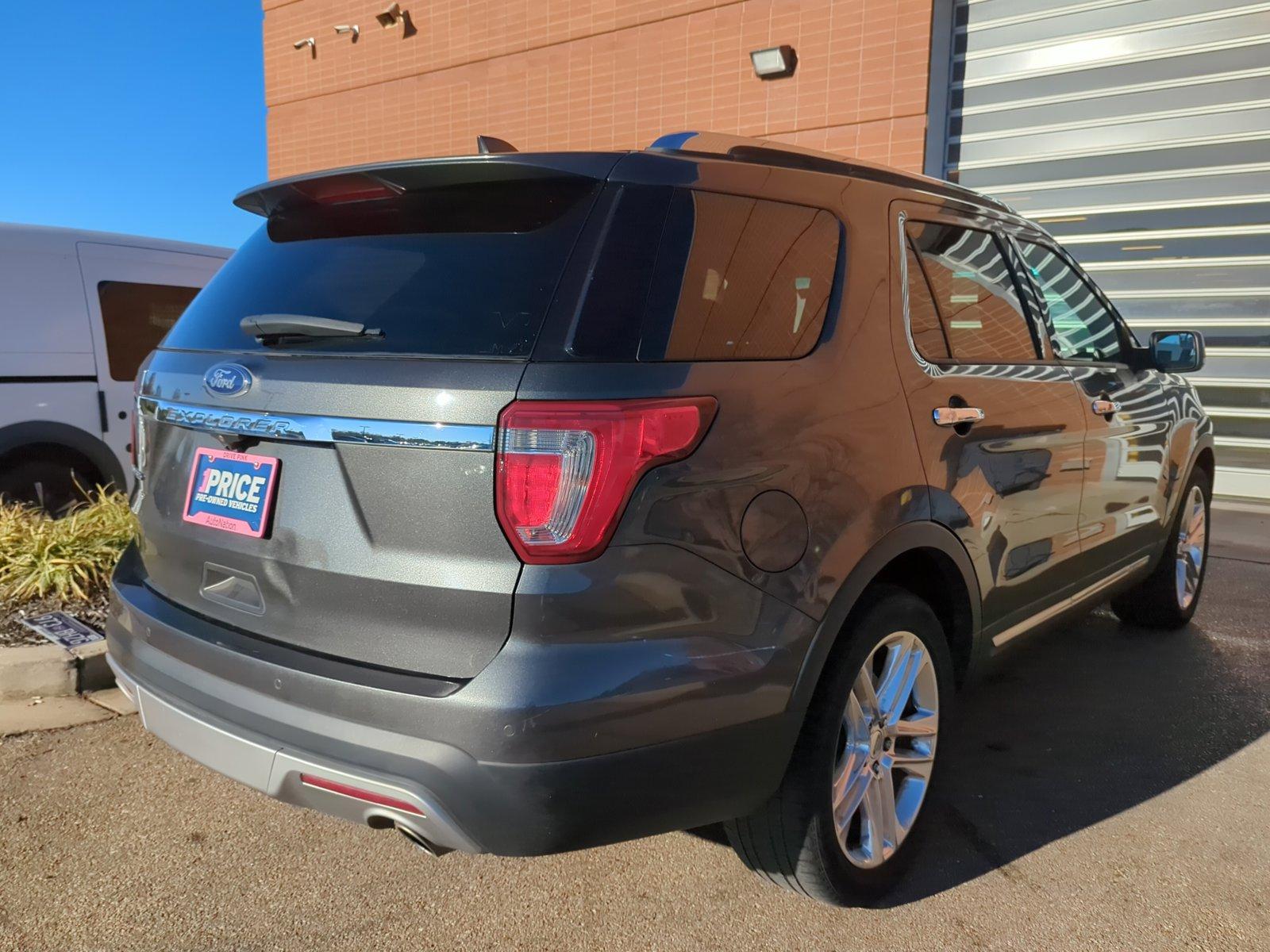 2017 Ford Explorer Vehicle Photo in Memphis, TN 38125