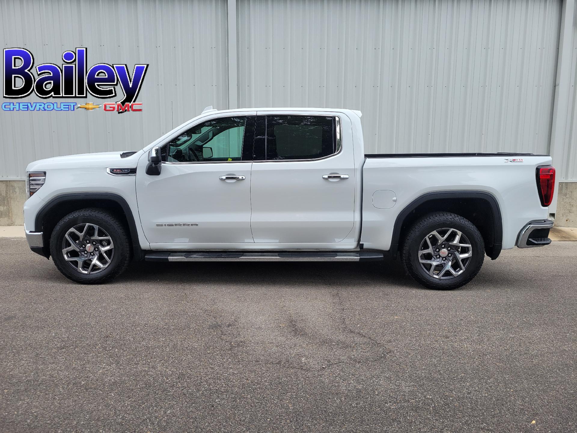 Used 2022 GMC Sierra 1500 SLT with VIN 3GTUUDEL0NG666102 for sale in Willow Springs, MO