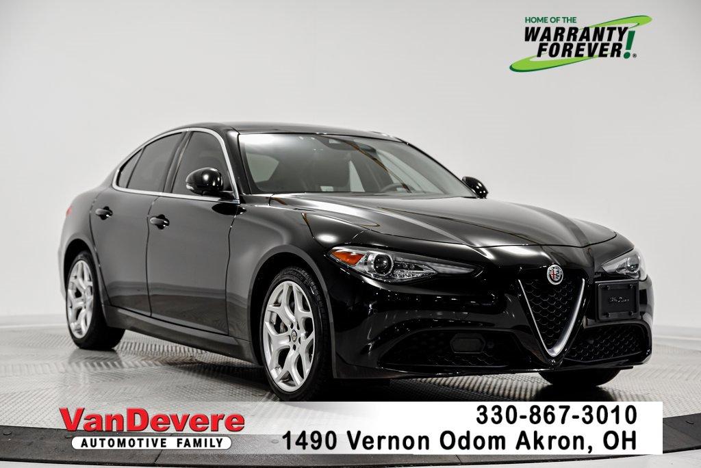 2019 Alfa Romeo Giulia Vehicle Photo in AKRON, OH 44320-4088