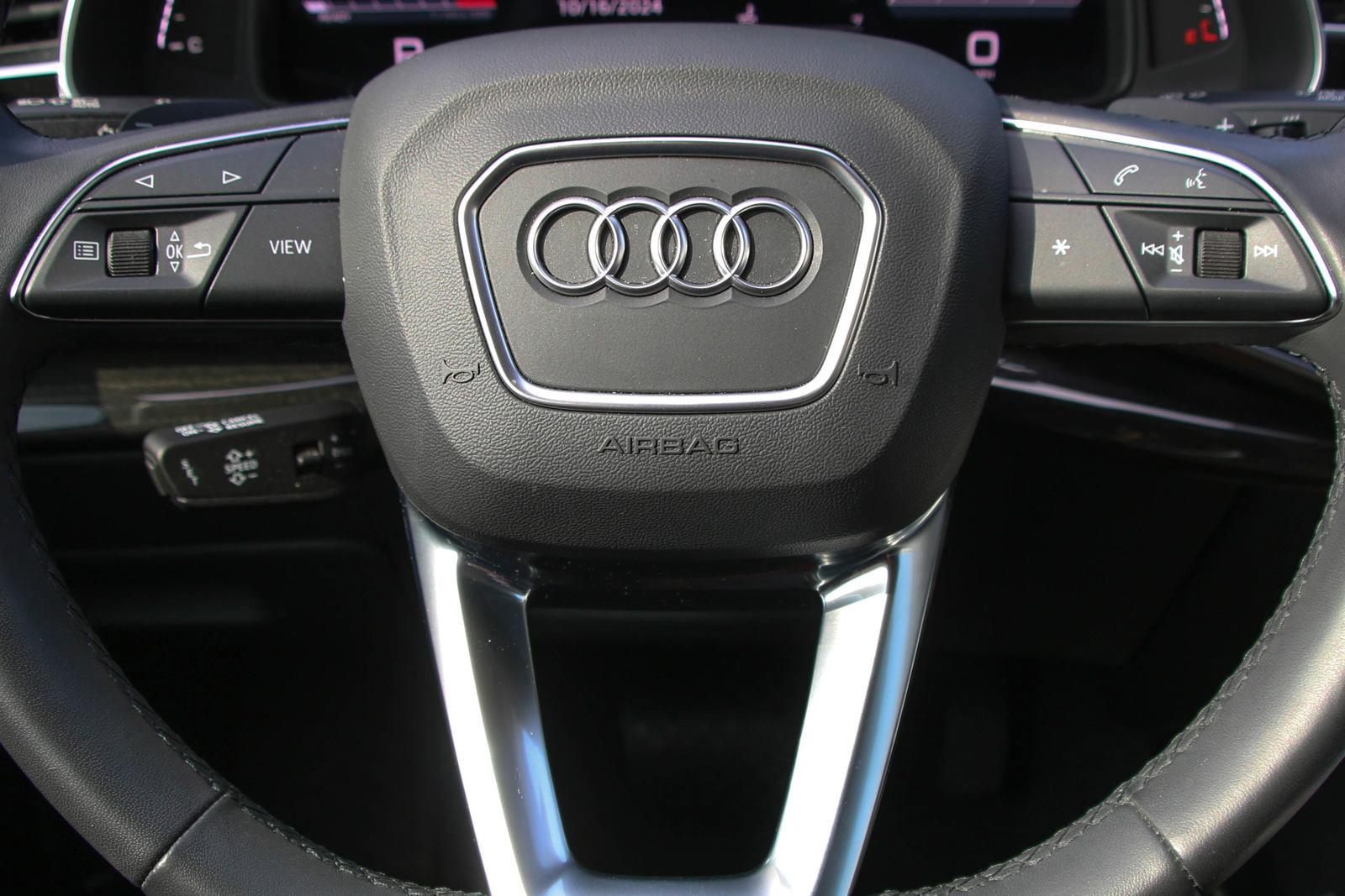 2024 Audi Q7 Vehicle Photo in SUGAR LAND, TX 77478