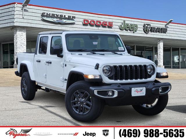 2024 Jeep Gladiator Vehicle Photo in Ennis, TX 75119-5114