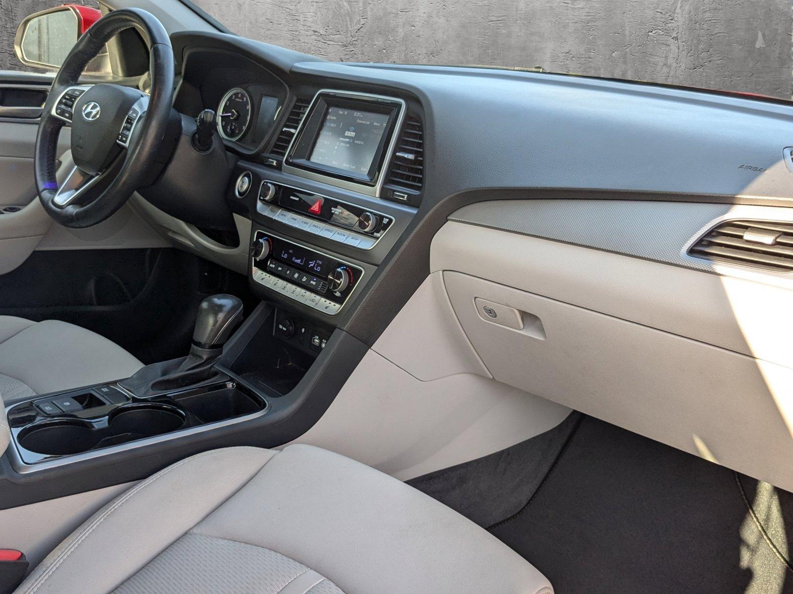 2019 Hyundai SONATA Vehicle Photo in St. Petersburg, FL 33713