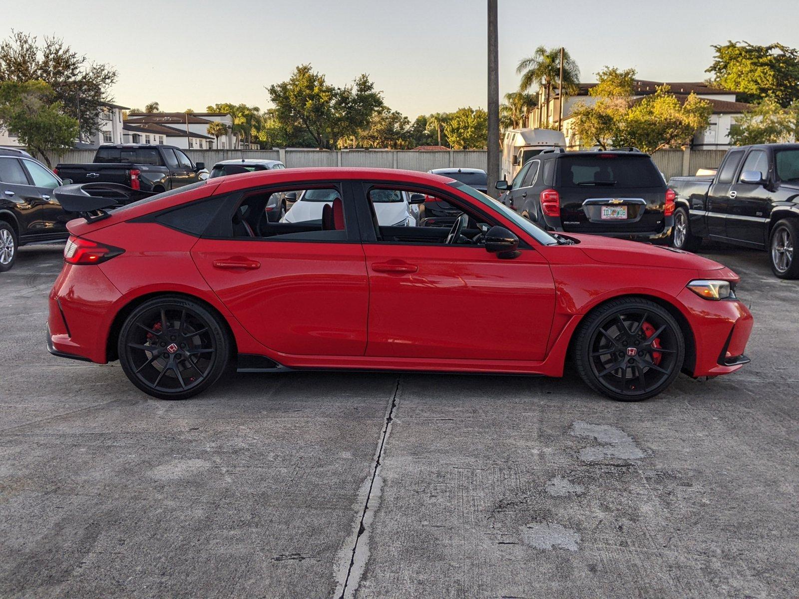 2023 Honda Civic Type R Vehicle Photo in PEMBROKE PINES, FL 33024-6534