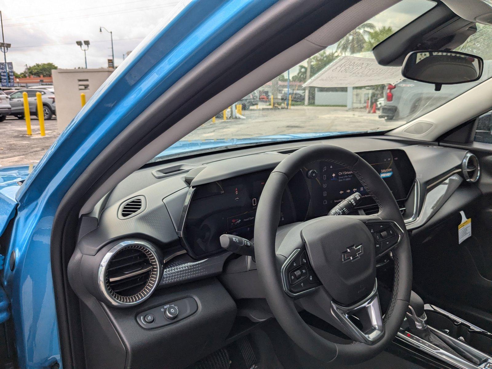 2025 Chevrolet Trax Vehicle Photo in MIAMI, FL 33134-2699