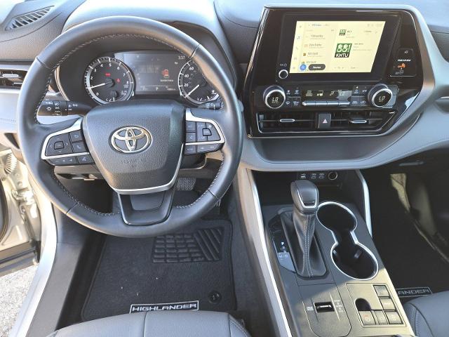 2023 Toyota Highlander Vehicle Photo in Weatherford, TX 76087