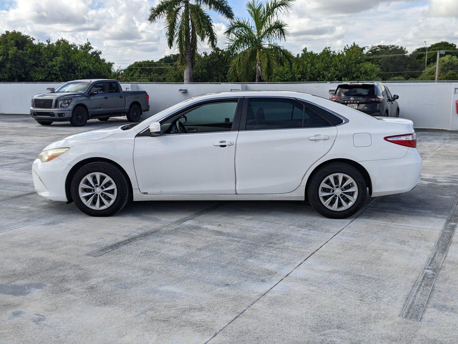 2015 Toyota Camry Vehicle Photo in Pembroke Pines , FL 33084