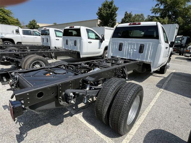 2024 Chevrolet Silverado 3500 HD CC Vehicle Photo in ALCOA, TN 37701-3235