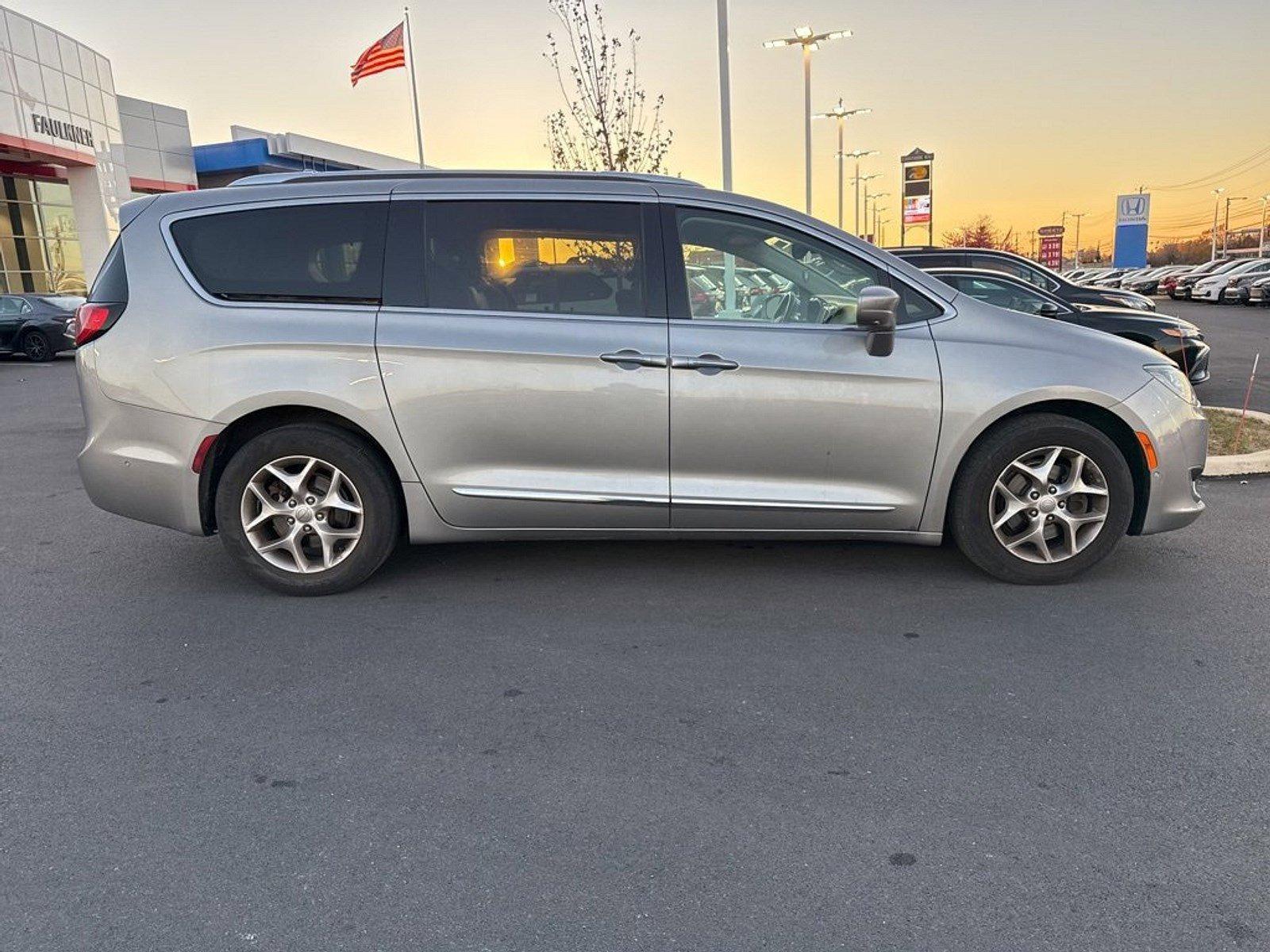 2017 Chrysler Pacifica Vehicle Photo in Harrisburg, PA 17111