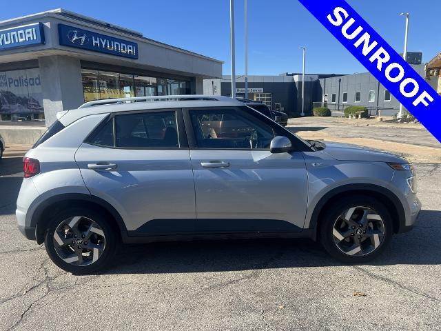 Used 2022 Hyundai Venue SEL with VIN KMHRC8A33NU133739 for sale in Kansas City