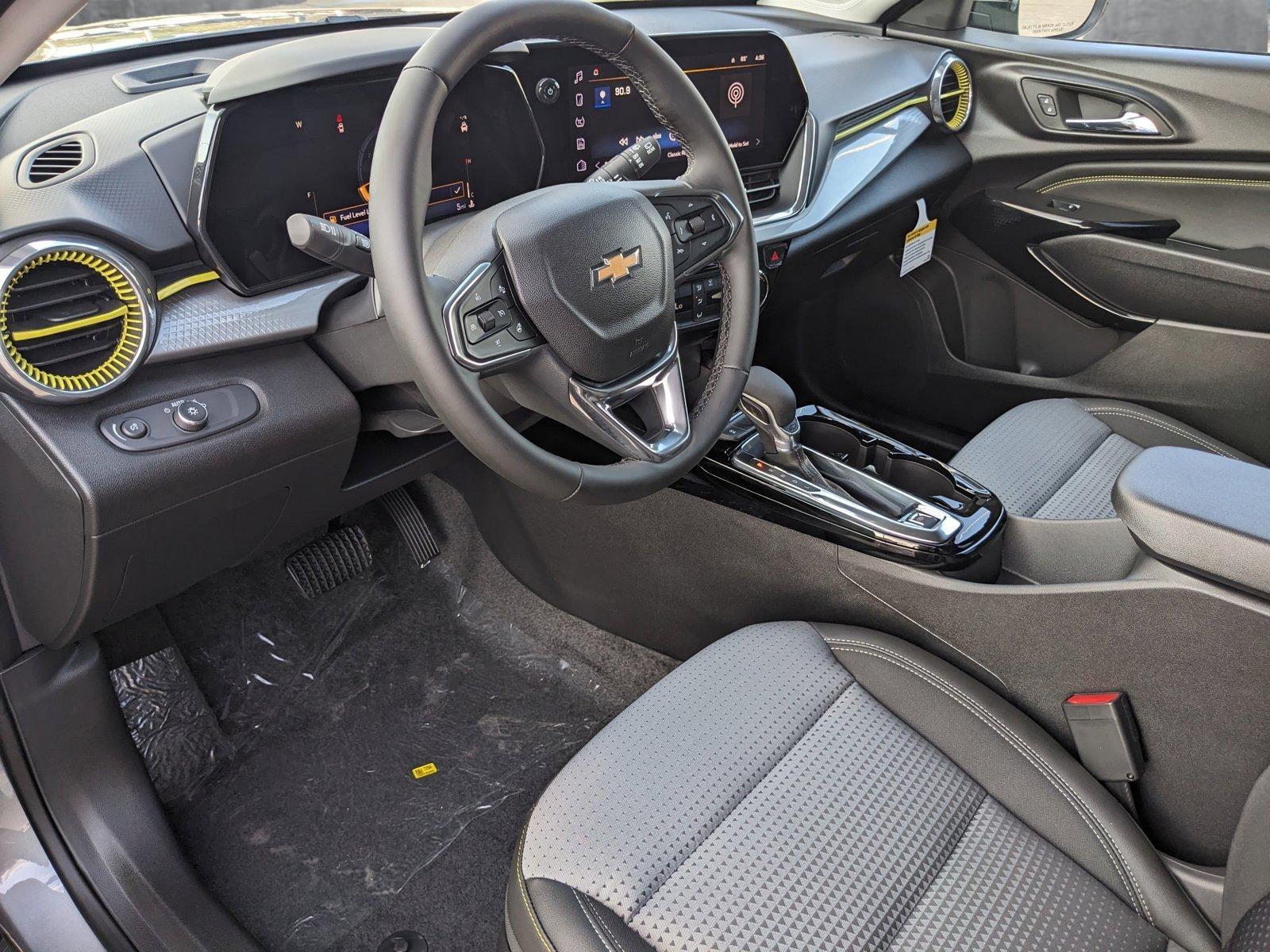 2025 Chevrolet Trax Vehicle Photo in HOUSTON, TX 77034-5009