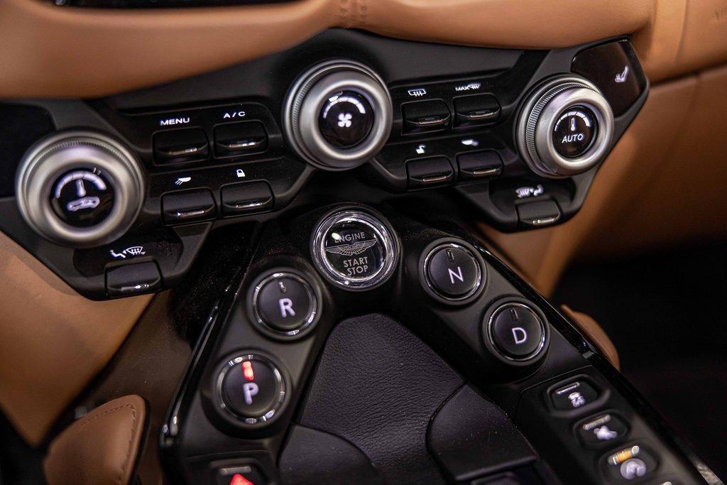 2019 Aston Martin Vantage Vehicle Photo in Saint Charles, IL 60174